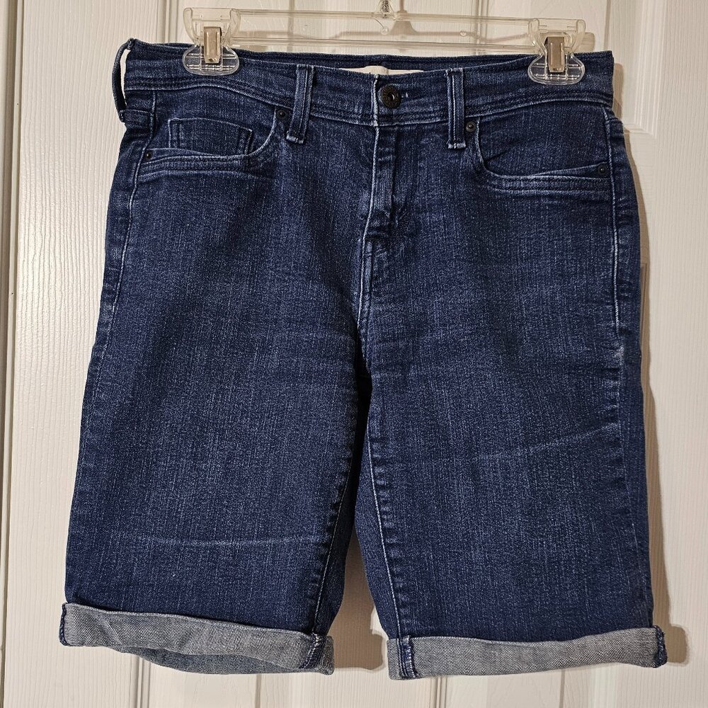 Levis Womens Shorts with Cuff - Size 4 - 28x10‎
